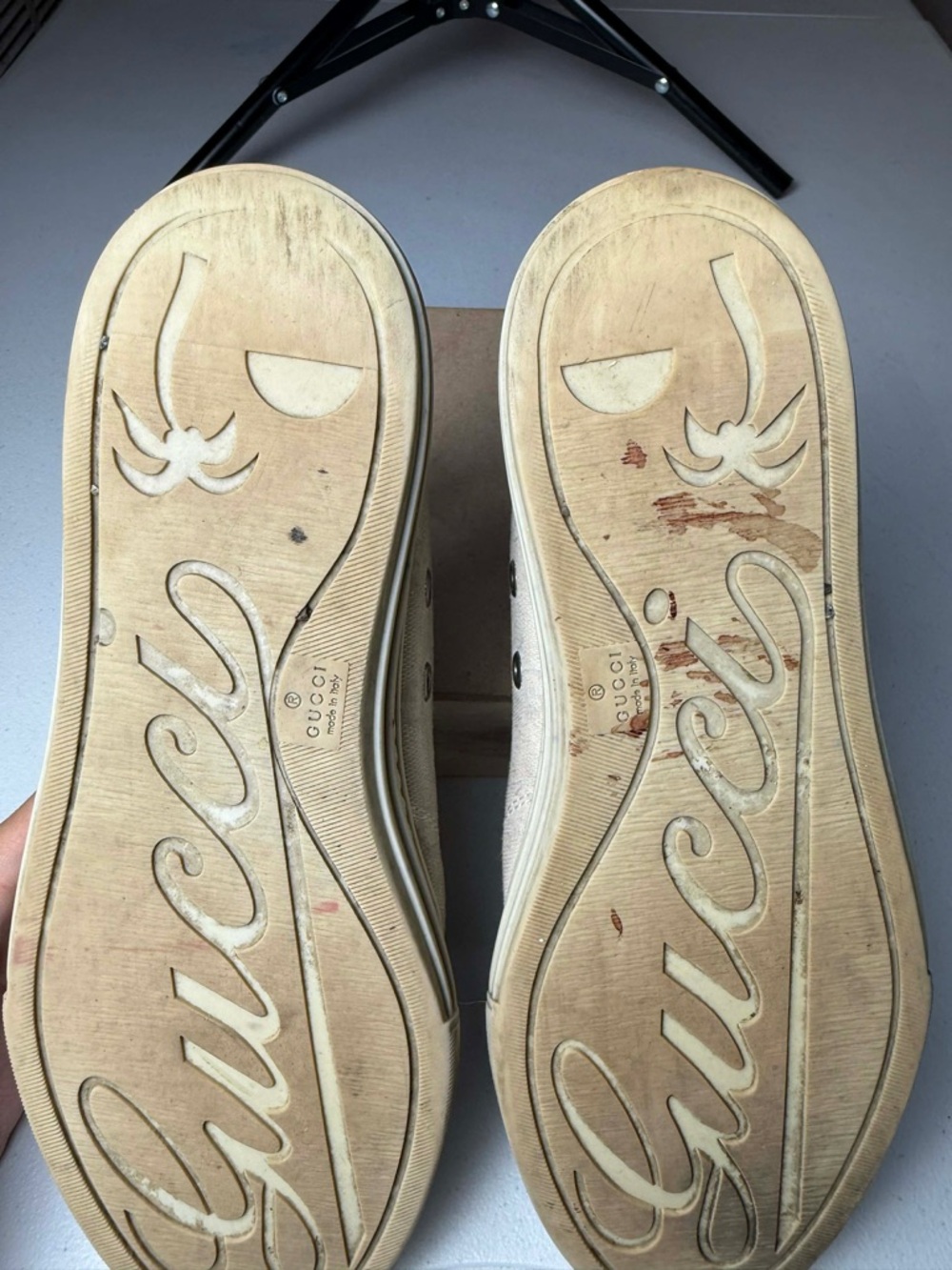 Gucci Women GG Low Cotton
White Leather Canvas
Monogram Sneakers Sz 36.5 / 6.5 - Picture 6 of 13